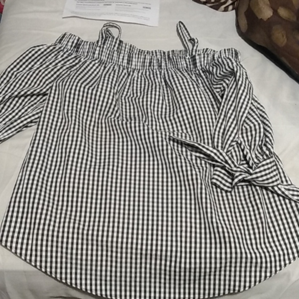 Clothes - Picture 2 of 7